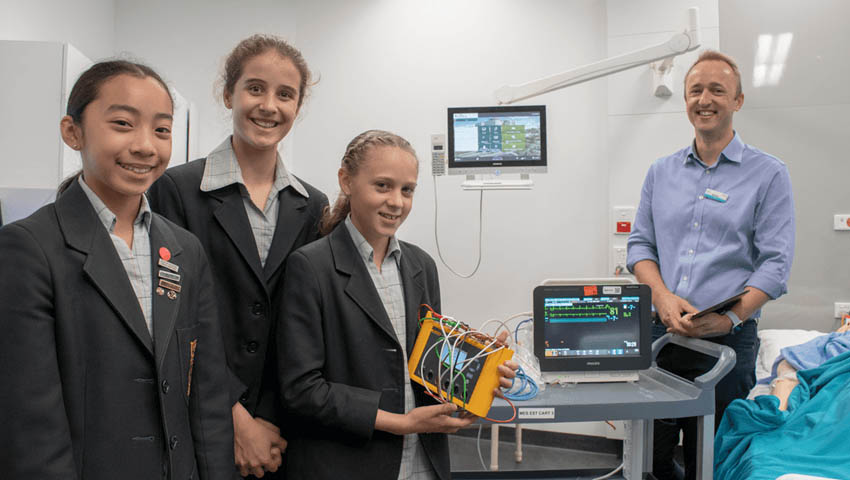 Serco STEM workshop gives female students chance to experience cyber security career